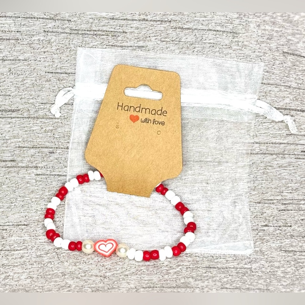 NWT - Handmade Red & White Heart Beaded Elastic Stretch Bracelet - Aprox 7”
